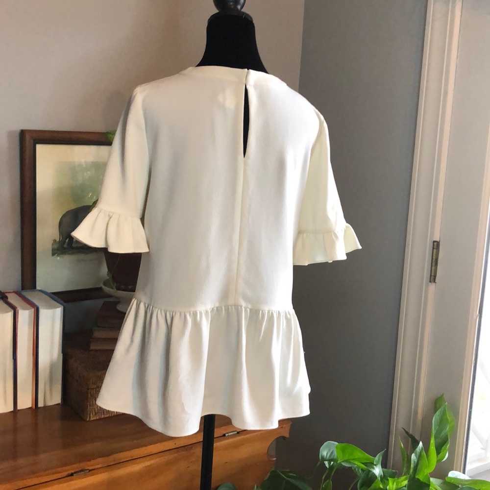 Kate Spade ‘Linda’ Size Small. Ivory Crepe Short Sleeve Keyhole closing in back - Picture 2 of 6